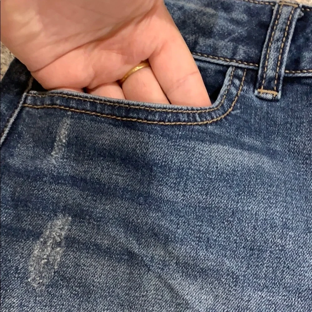 Victoria’s Secret denim shorts – size 4 - Picture 3 of 6